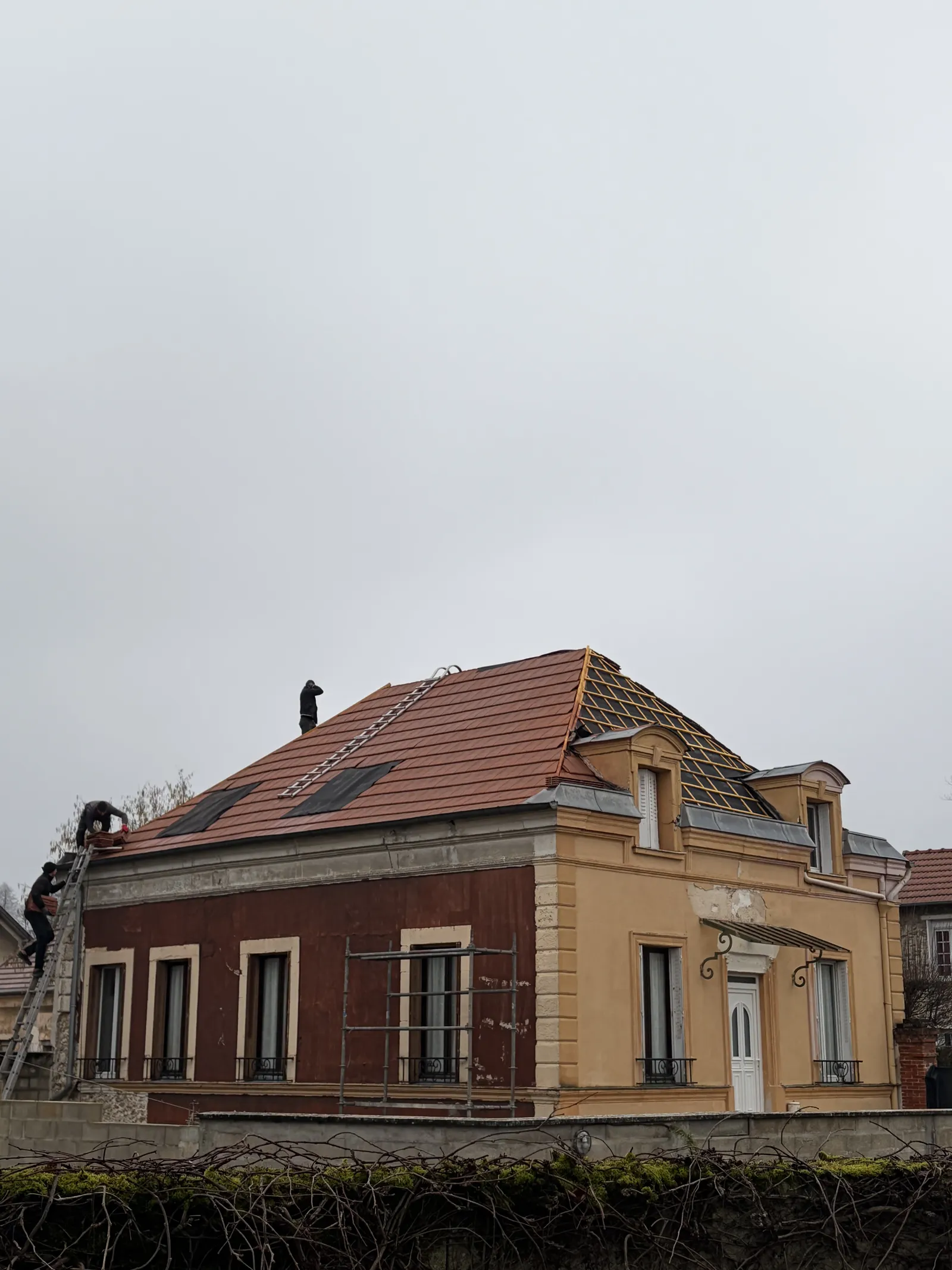 Réalisation : Réfection de toiture sur maison de maître — Toiture tuile